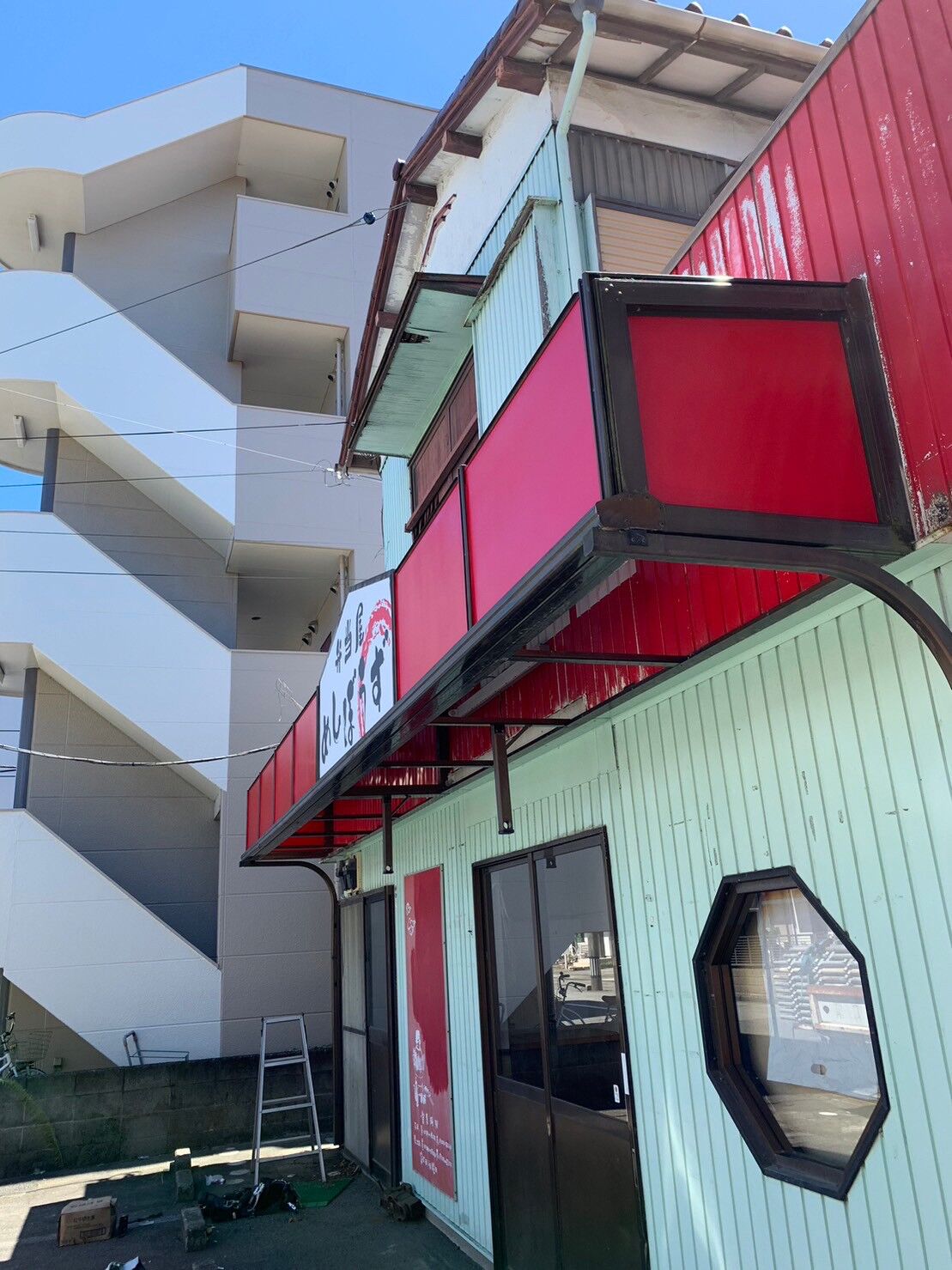 LINE_ALBUM_高橋様邸看板工事施工後_230902_3